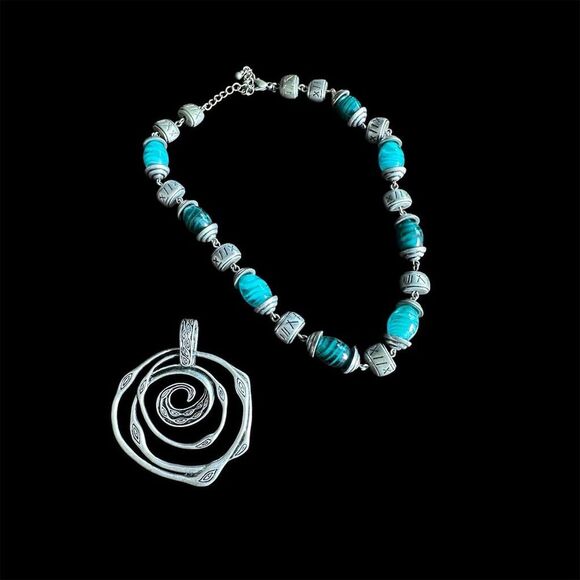 Blue/Teal & Silver Spiral Beaded Necklace Engraved Pendant Blue - Picture 3 of 4
